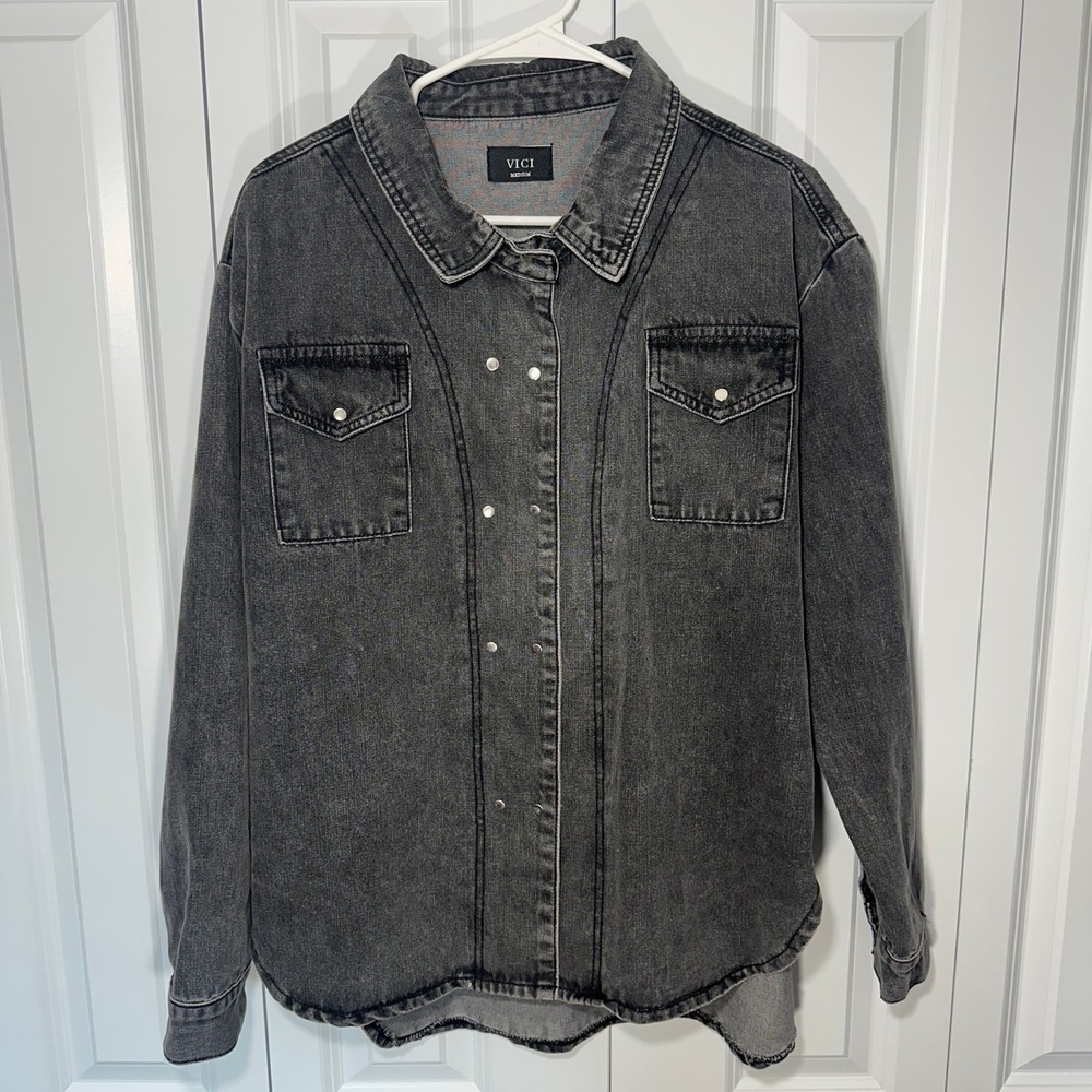VICI Denim Shacket Womens Medium Black Faded Button Front Oversized Stone Washed - Picture 1 of 4